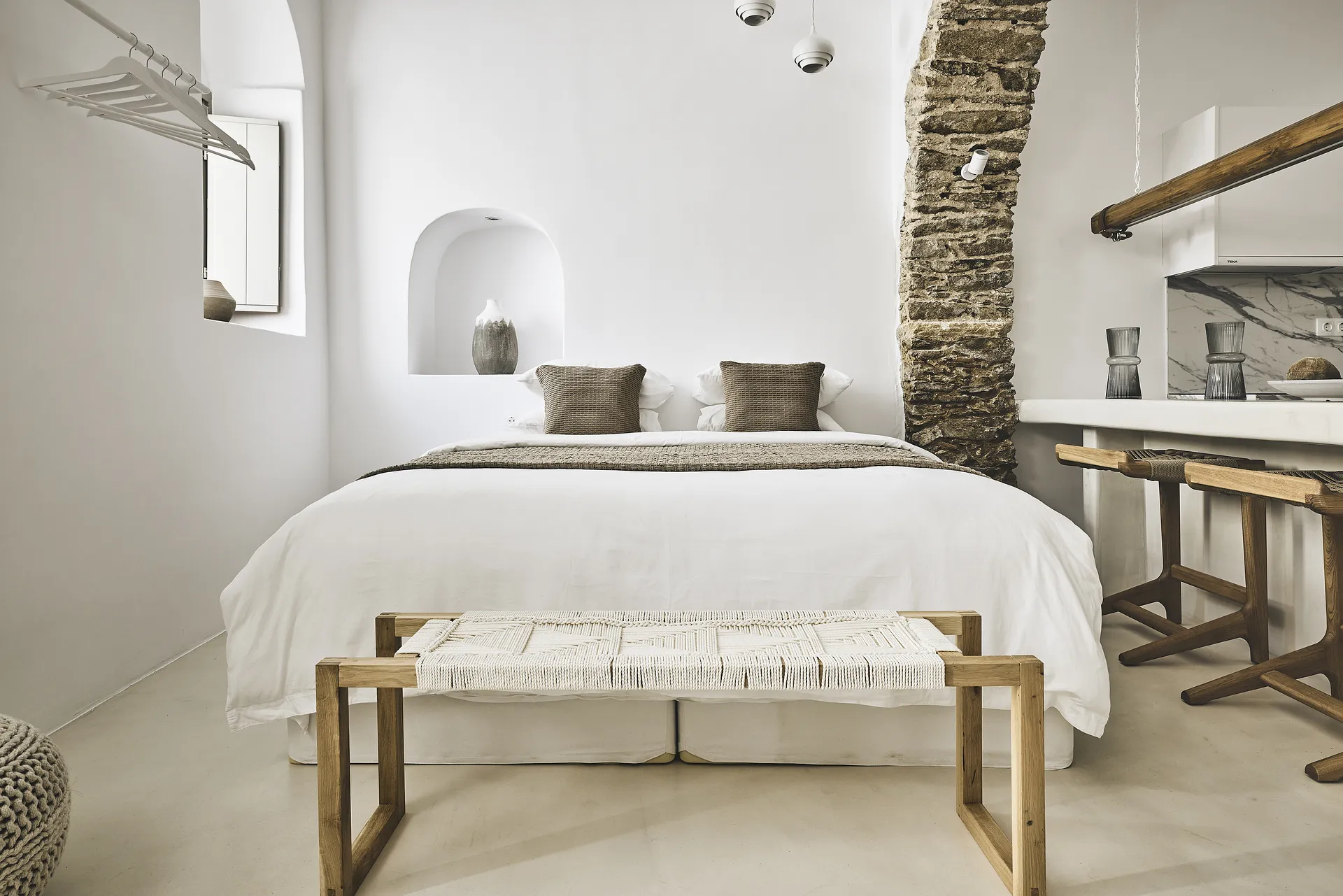 Caparis Suite Mykonos Crystal Green Properties 05