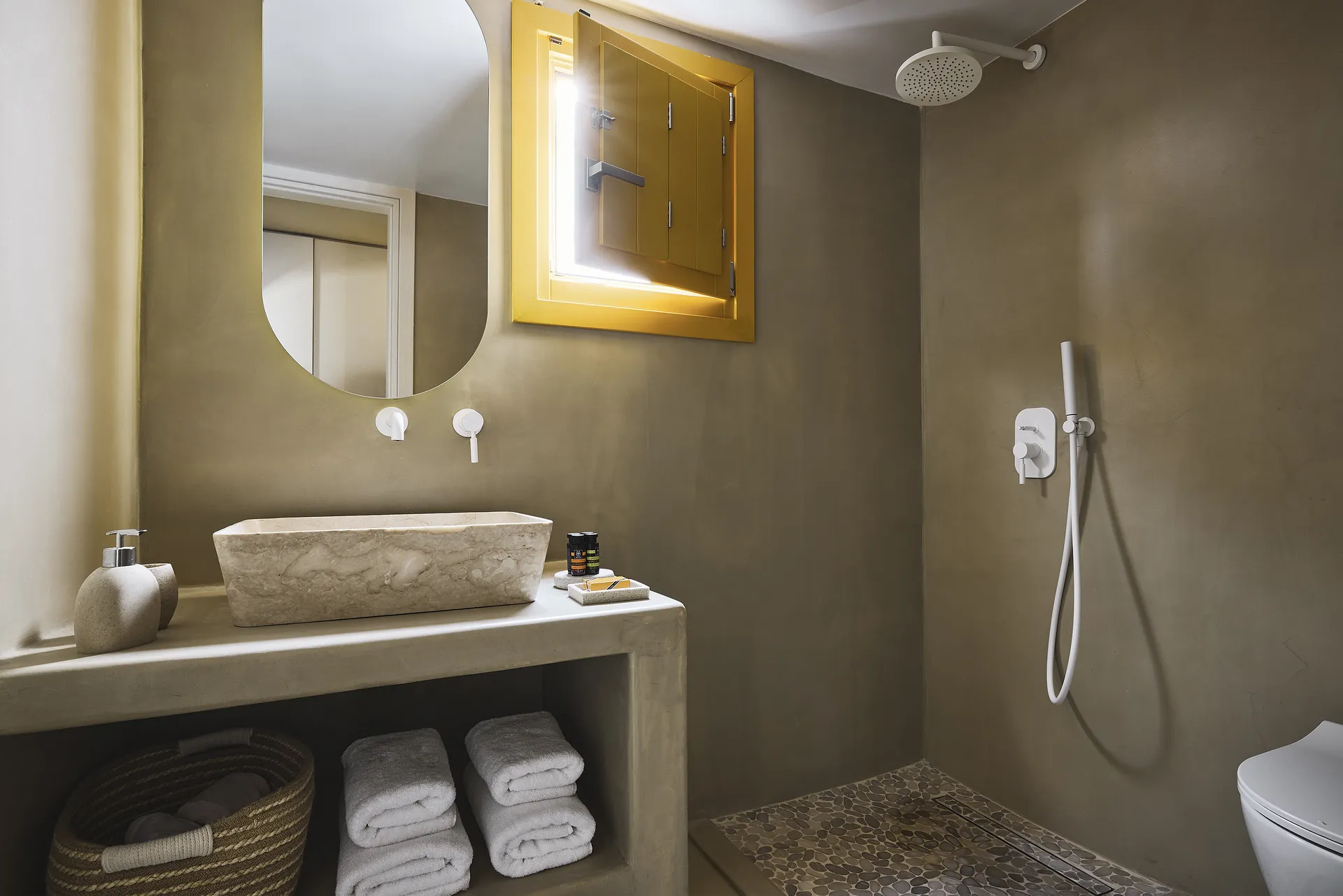 Iris Suite Mykonos Crystal Green Properties 05