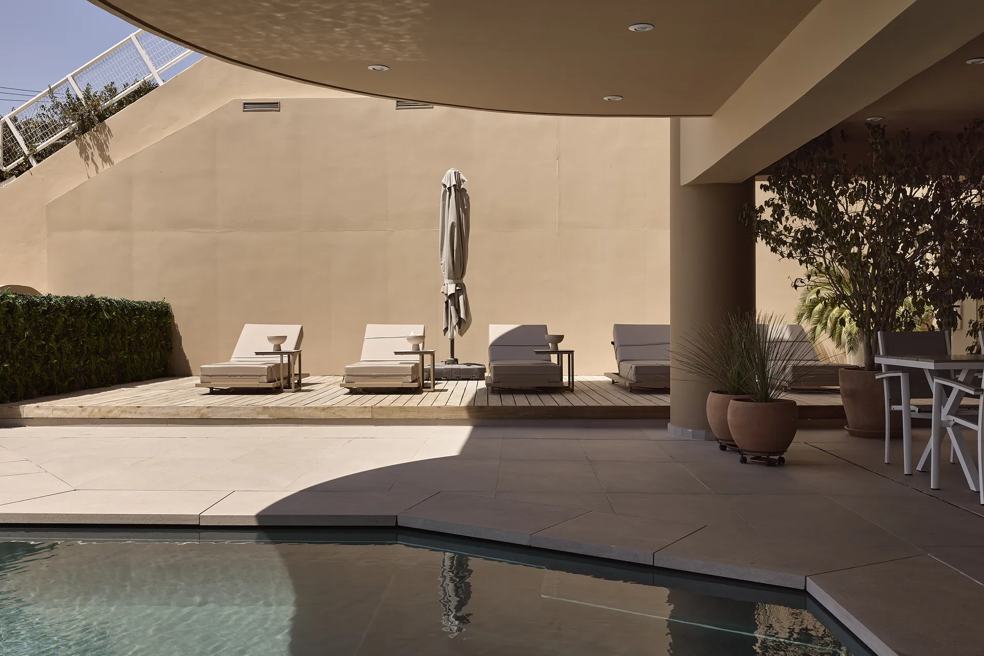 Lottus Studio Voula Crystal Green Properties 29