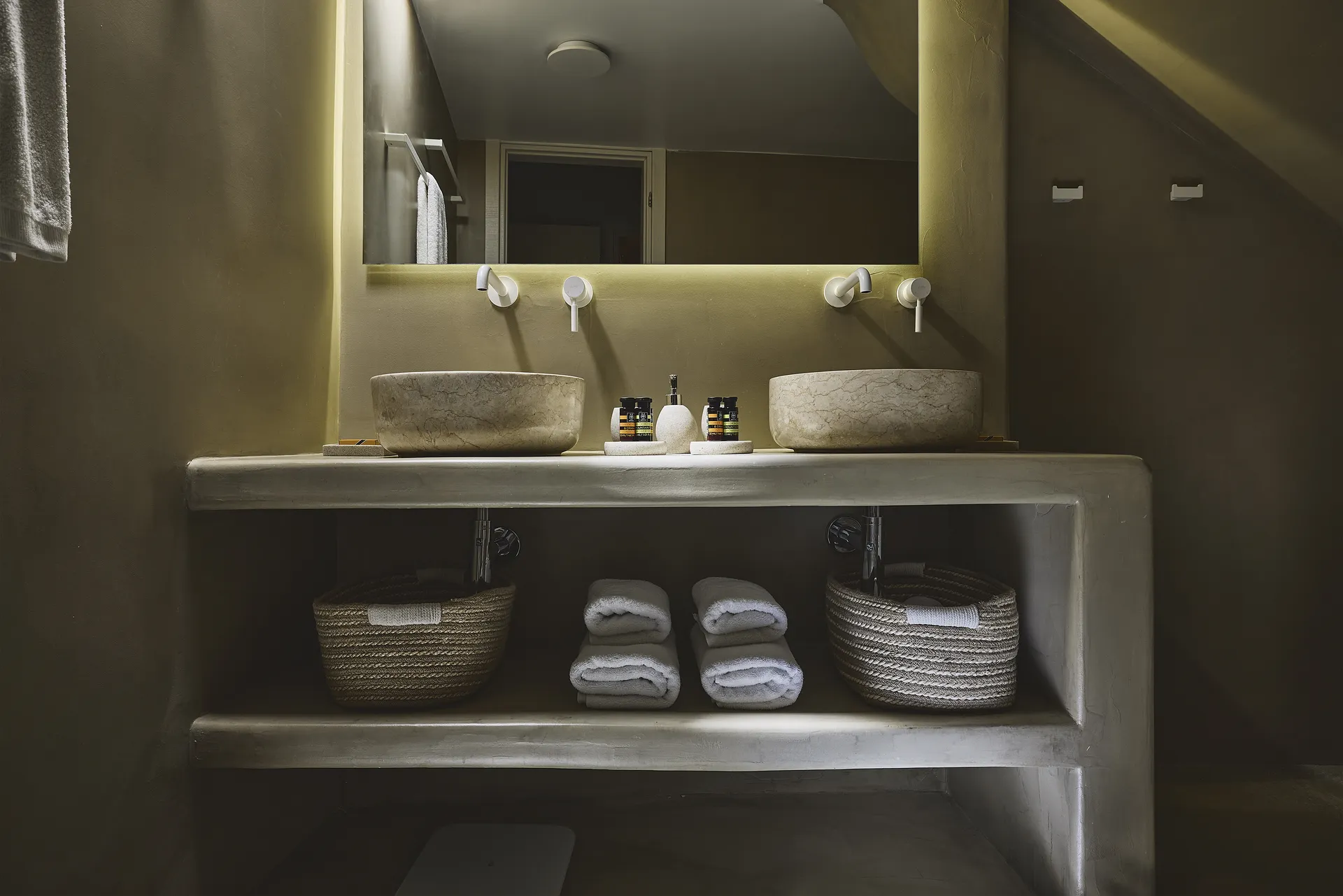Myron Suite Mykonos Crystal Green Properties 017