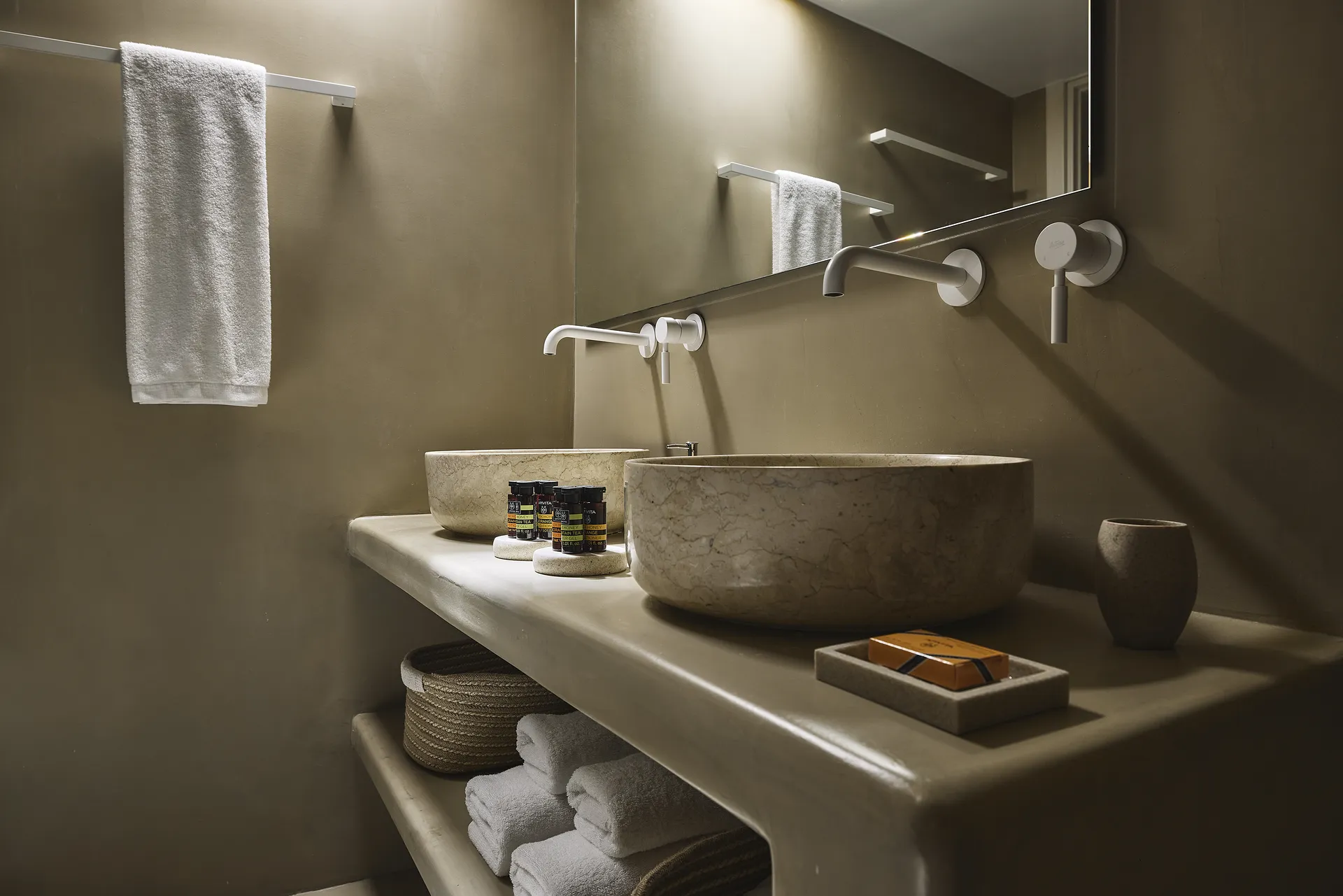 Myron Suite Mykonos Crystal Green Properties 019
