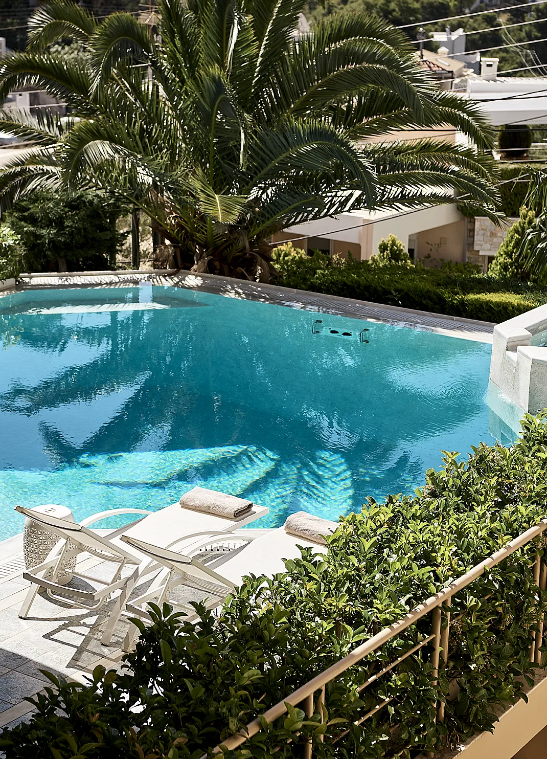 Peonie Maisonette Voula Crystal Green Properties 32