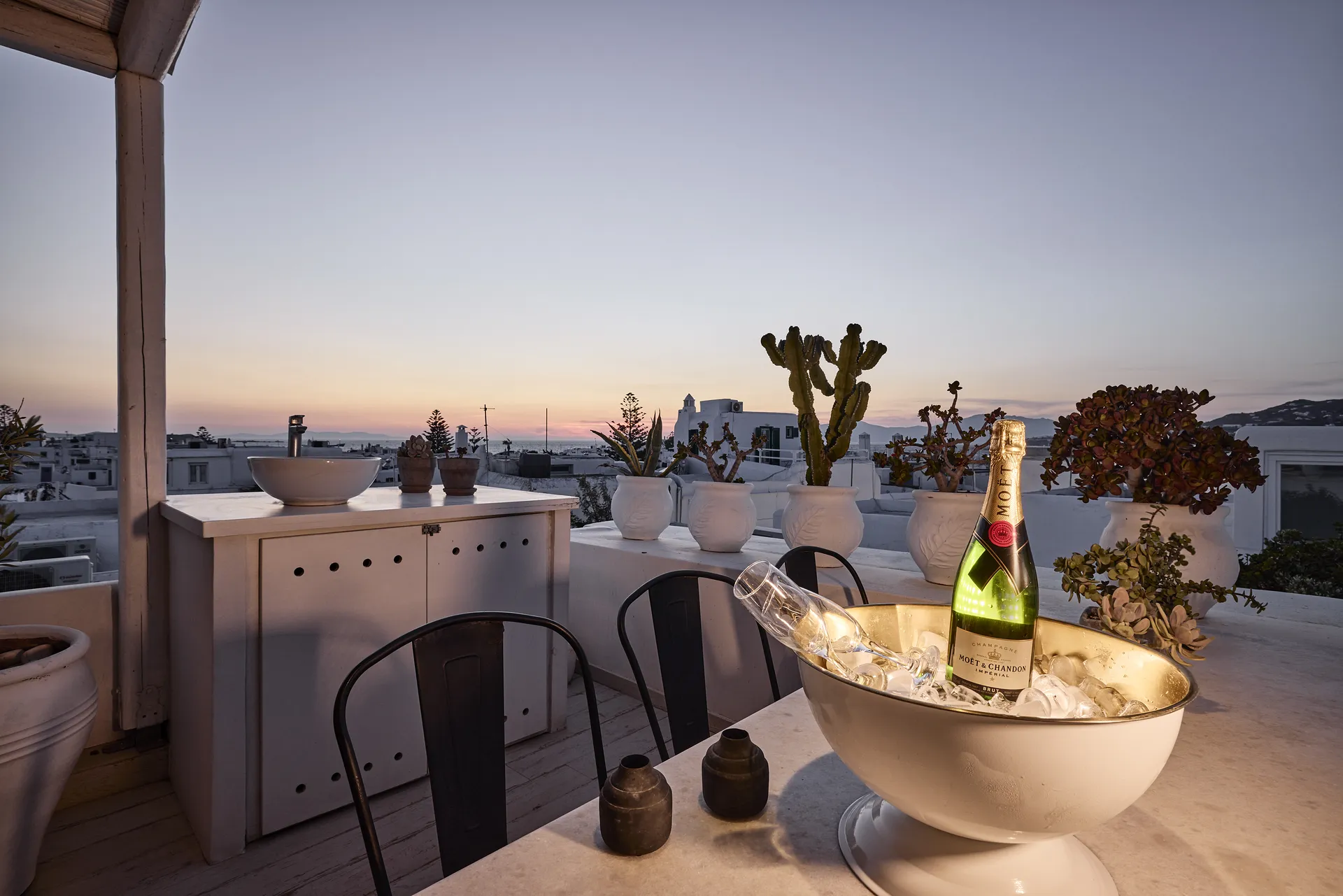 Picralis Penthouse Suite Mykonos Crystal Green Properties 3