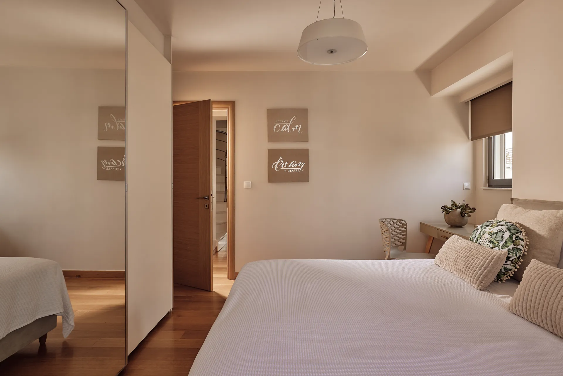 Saffron Penthouse Glyfada Crystal Green Properties 32