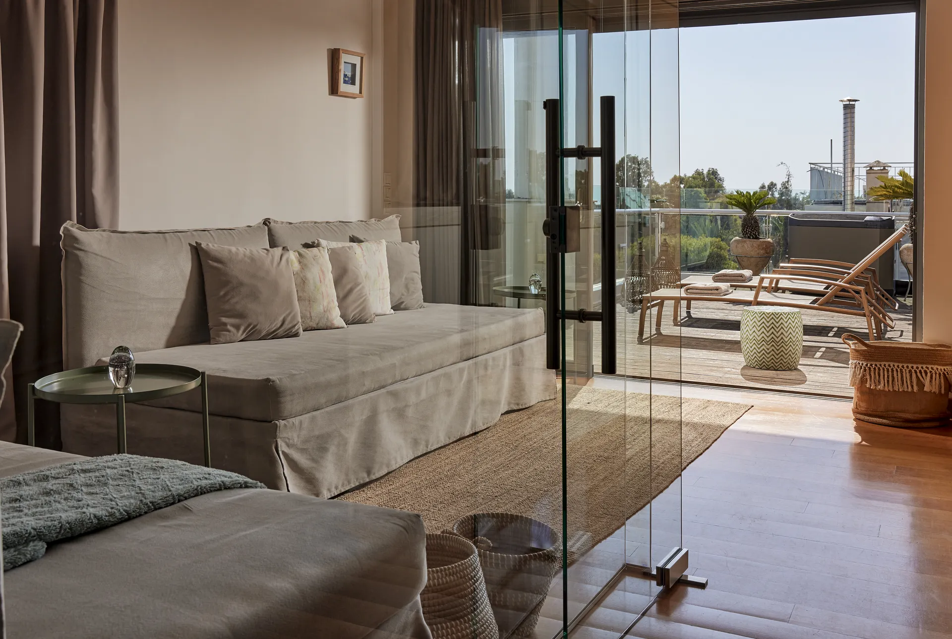 Saffron Penthouse Glyfada Crystal Green Properties 7