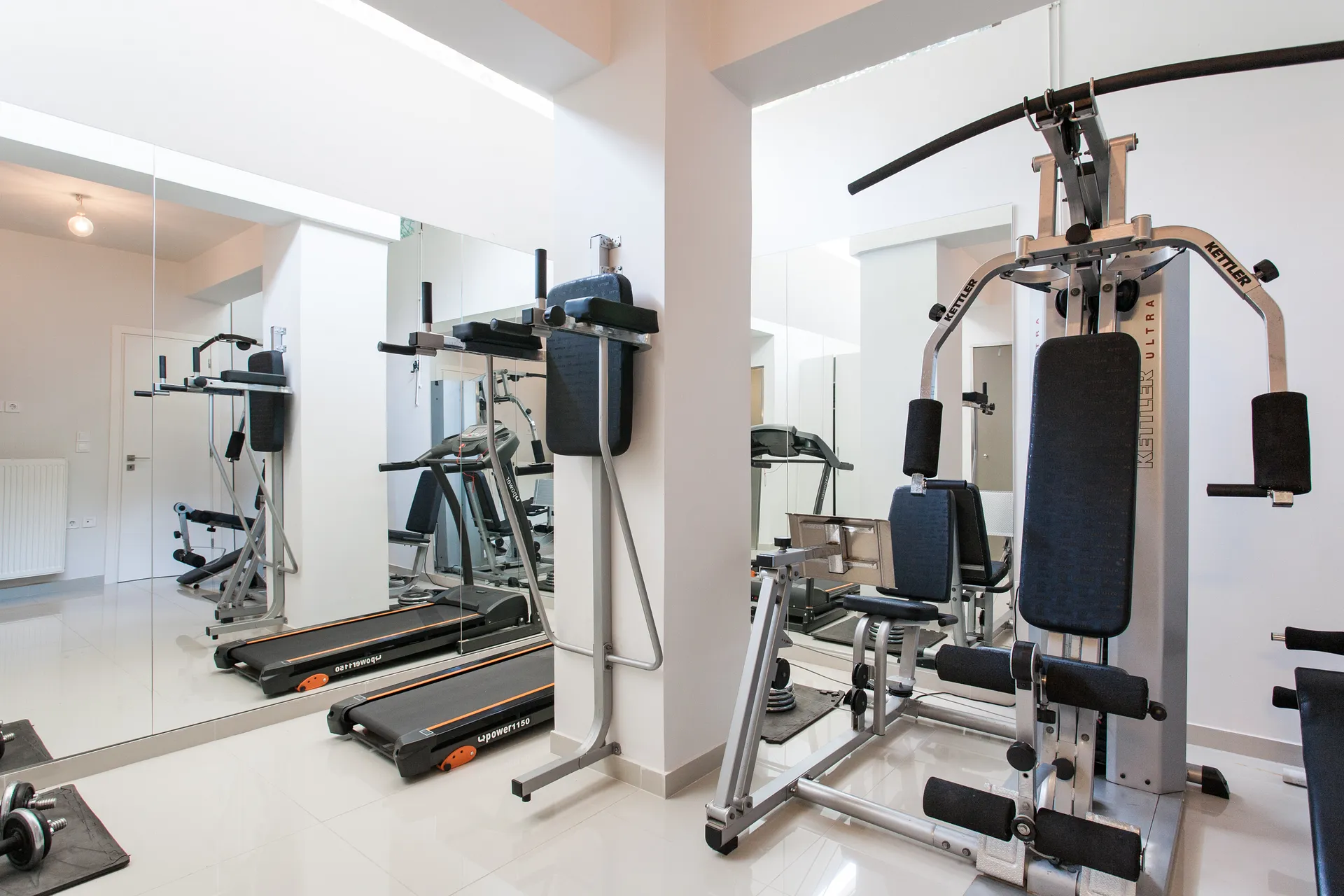 Oregano Suite Glyfada Crystal Green Signature Properties 13