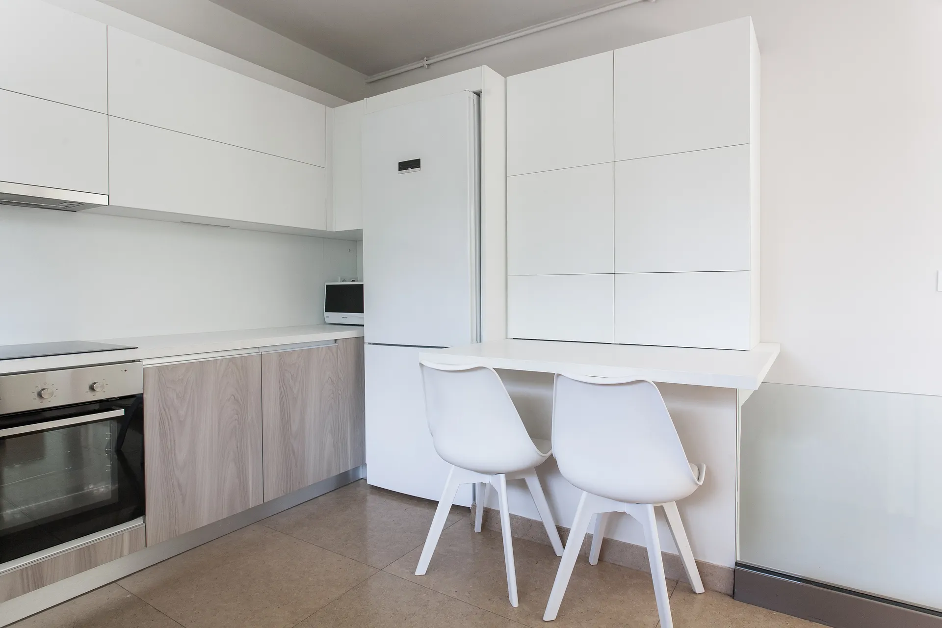 Oregano Suite Glyfada Crystal Green Signature Properties 15