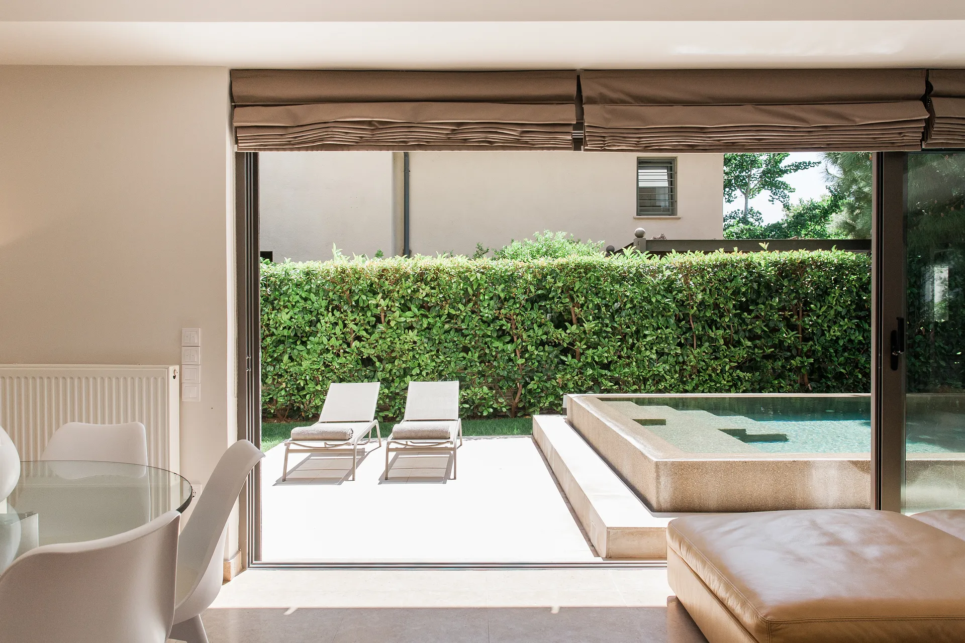 Oregano Suite Glyfada Crystal Green Signature Properties 16
