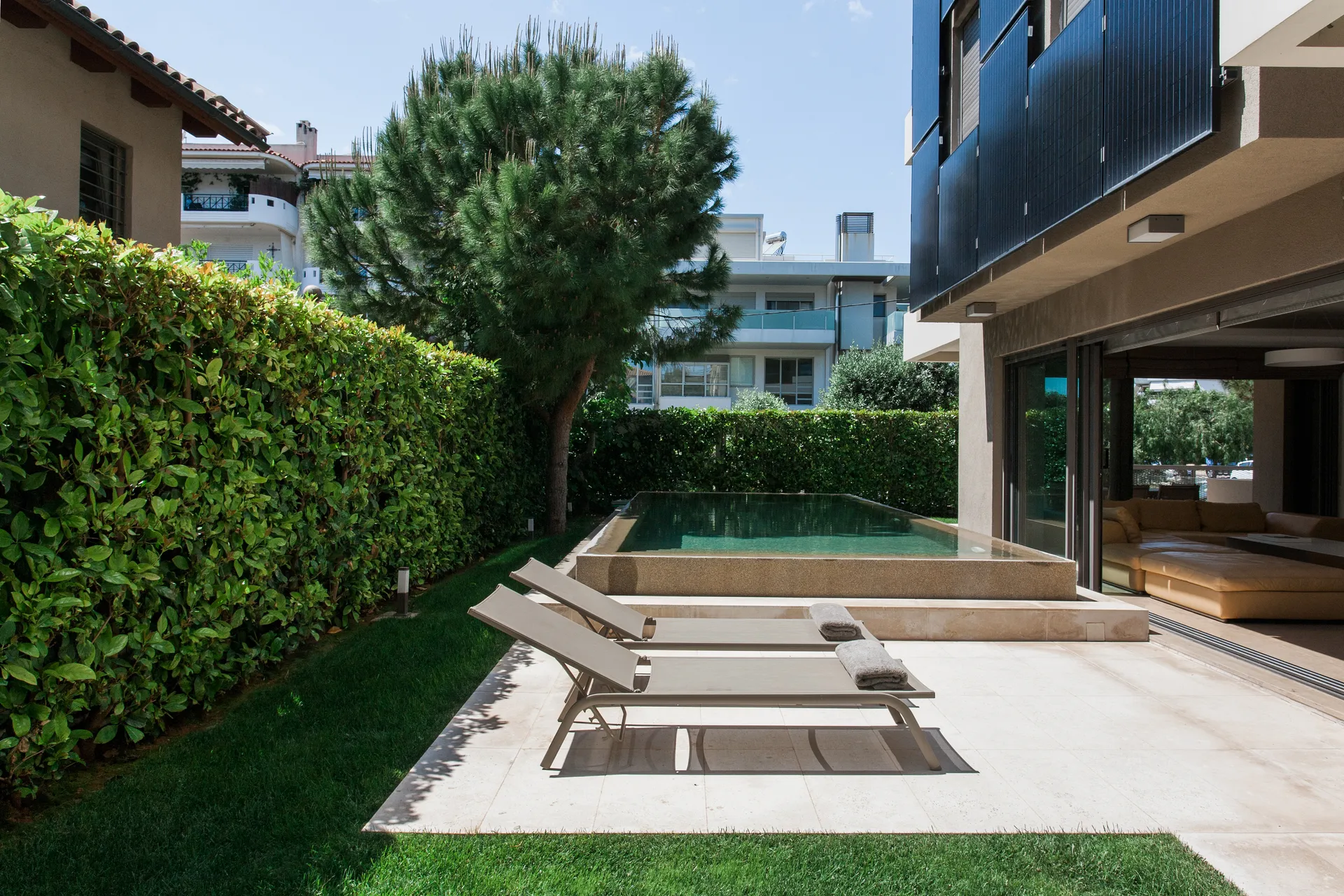 Oregano Suite Glyfada Crystal Green Signature Properties 24