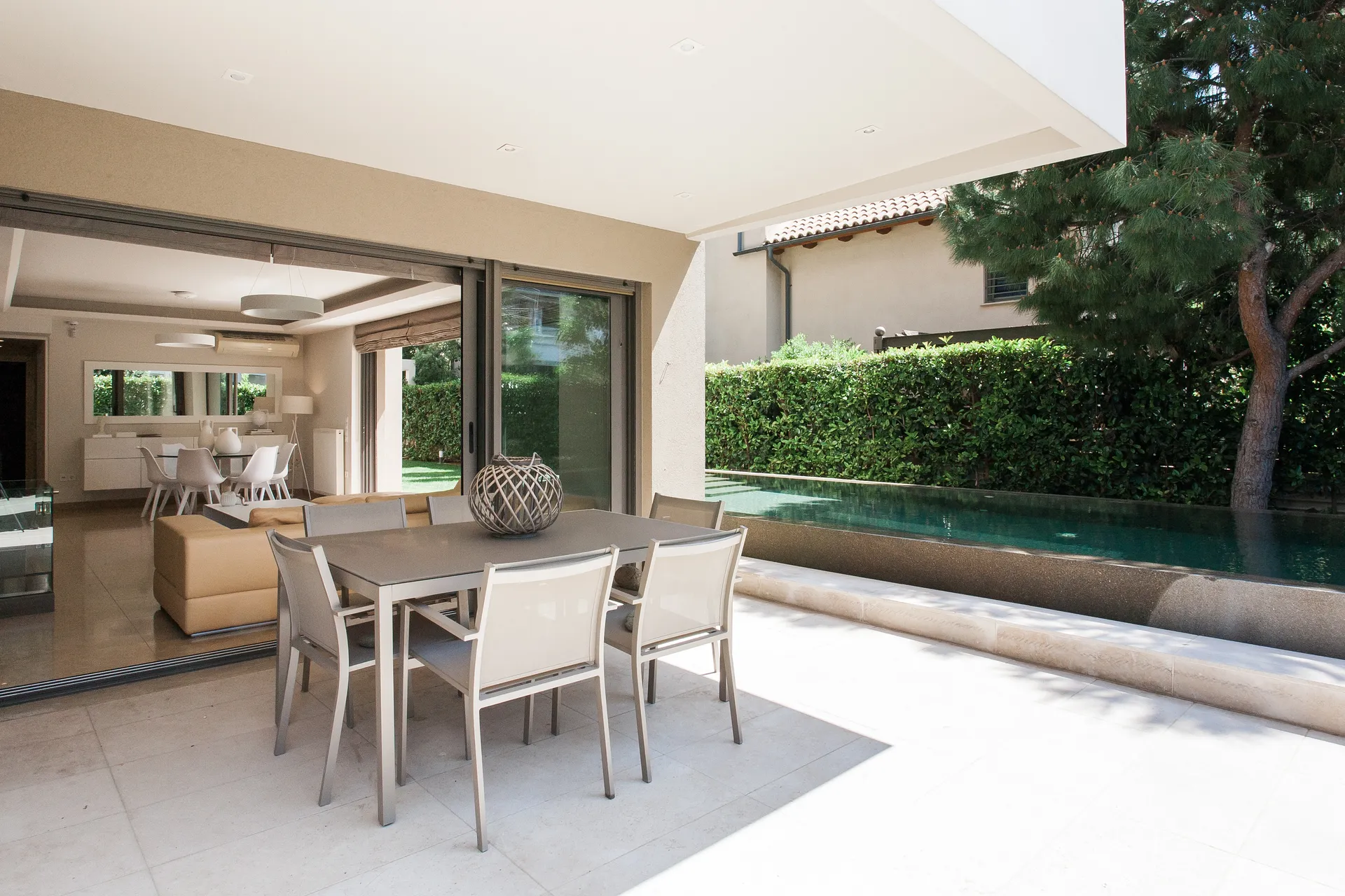 Oregano Suite Glyfada Crystal Green Signature Properties 25